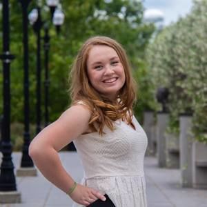 Meet your Posher, Elise